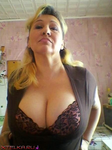 Голые красивые жёны имеют большие натуральные сиськи 16 фотка