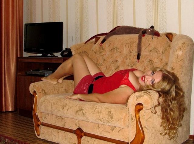 Прекрасные зрелые телки в чулках умеют танцевать стриптиз 7 фотка